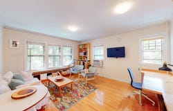 34 Ash St 204, Cambridge, MA 02138