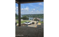 542 River Rd, Loudon, TN 37774