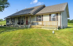 93 S Crossway Road, Marshfield, MO 65706