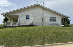 822 E Walden Street, Centerville, IA 52544