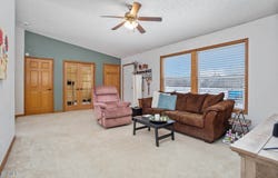6881 2nd Avenue Circle East, Williston, ND 58801