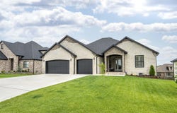 1674 N Marlowe Avenue, Springfield, MO 65802