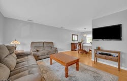 29 Oak Ave, Pequannock Twp., NJ 07440-1517