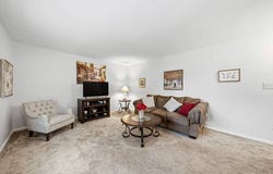 172 Edmunton, North Babylon, NY 11703