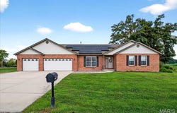 4831 Red Oak Drive, Waterloo, IL 62298