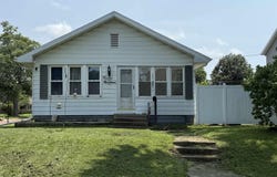 1200 SUMMER Street, Pekin, IL 61554