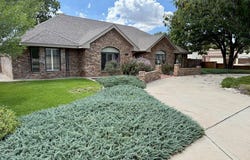 902 Escalante Dr, Roswell, NM 88201