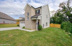 247 English Oak Lane, Lenoir City, TN 37771