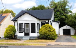 6 NEW HILLCREST AVENUE, TRENTON, NJ 08638