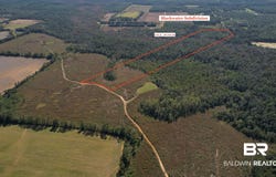 22035 Creekfront Drive, Robertsdale, AL 36567