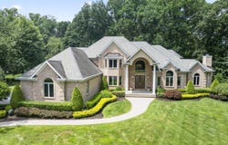 7 Red Oak Run, Holmdel, NJ 07733