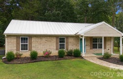 203 Crestview Drive, Thomasville, NC 27360