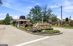 14 COUNTRY Walk, CHERRY HILL, NJ 08003