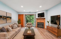112 E Freistadt Rd, Thiensville, WI 53092