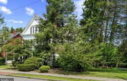 121 W SPRINGETTSBURY AVENUE, YORK, PA 17403