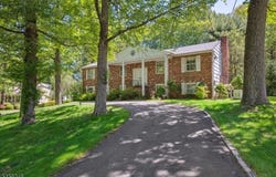 6 Persimmon Way, Springfield Twp., NJ 07081-3606