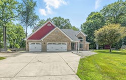 1066 N Dogwood Way, Greenfield, IN 46140