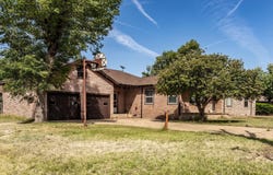 601 Oak Ave, Panhandle, TX 79068