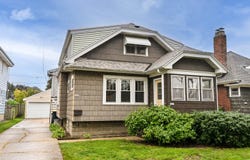 2047 S 86th St, West Allis, WI 53227