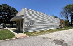 320 W BROADWAY Avenue, Centralia, IL 62801