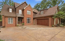 1109 Foxpoint, Brandon, MS 39047