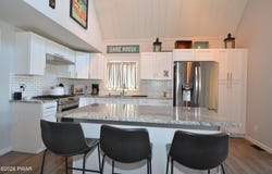 122 Ruffed Grouse Drive, Greentown, PA 18426