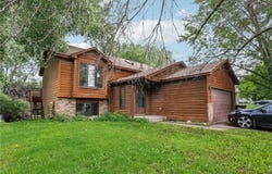 1360 Granite Lane N, Oakdale, MN 55128