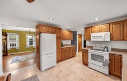 32 Sibley Rd, Sutton, MA 01590