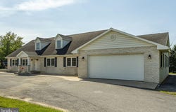 2860 STATE ROUTE 22, FREDERICKSBURG, PA 17026