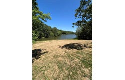 2016 Las Brisas, Pacific, MO 63069
