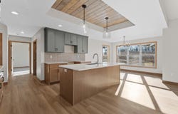 2998 CREEKWOOD Drive, GREEN BAY, WI 54311