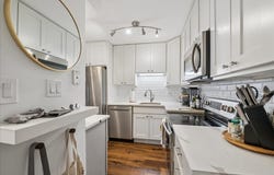 450 W Briar Place, Chicago, IL 60657