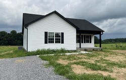 695 Mt Carmel Church Road, Scottsville, KY 42164