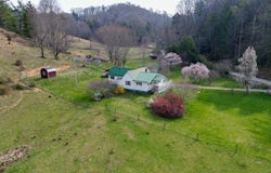 1563 Stage Road, Mountain City, TN 37683