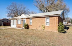 301 Faye  AVE, Pocola, OK 74902