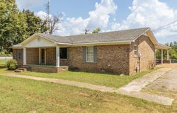 70 RIVERSIDE Dr, Savannah, TN 38372