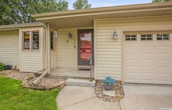1047 Iowa Court, Fremont, NE 68025