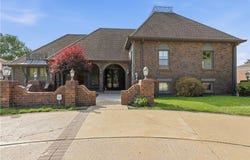 16701 E George Franklyn Drive, Independence, MO 64055