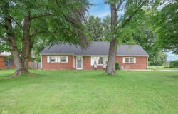 8424 E Mulberry Street, Columbus, IN 47203