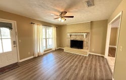 1097 Wolfe Rd, Columbus, MS 39705