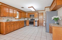 101 Rue Beau Soleil, Broussard, LA 70518