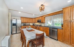 174 Maplewood Ave, Clifton City, NJ 07013-1157