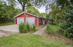 26302 Elsah Hills Drive, Dow, IL 62022