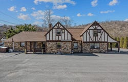 171 S WASHINGTON STREET, BERKELEY SPRINGS, WV 25411