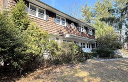 499 Stonytown Road, Manhasset, NY 11030