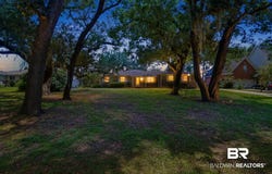 9182 Bay View Drive, Lillian, AL 36549