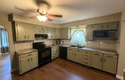 106 W Mound, St Marie, IL 62480