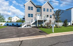 707 Prospect Avenue, Union Beach, NJ 07735