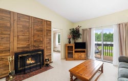 20 Village Dr, Proctor, MN 55810