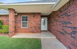 501 N Cherokee Way, Mustang, OK 73064